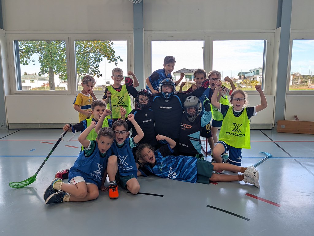 Kinder und Betreuungspersonen beim Kids Action Camp.